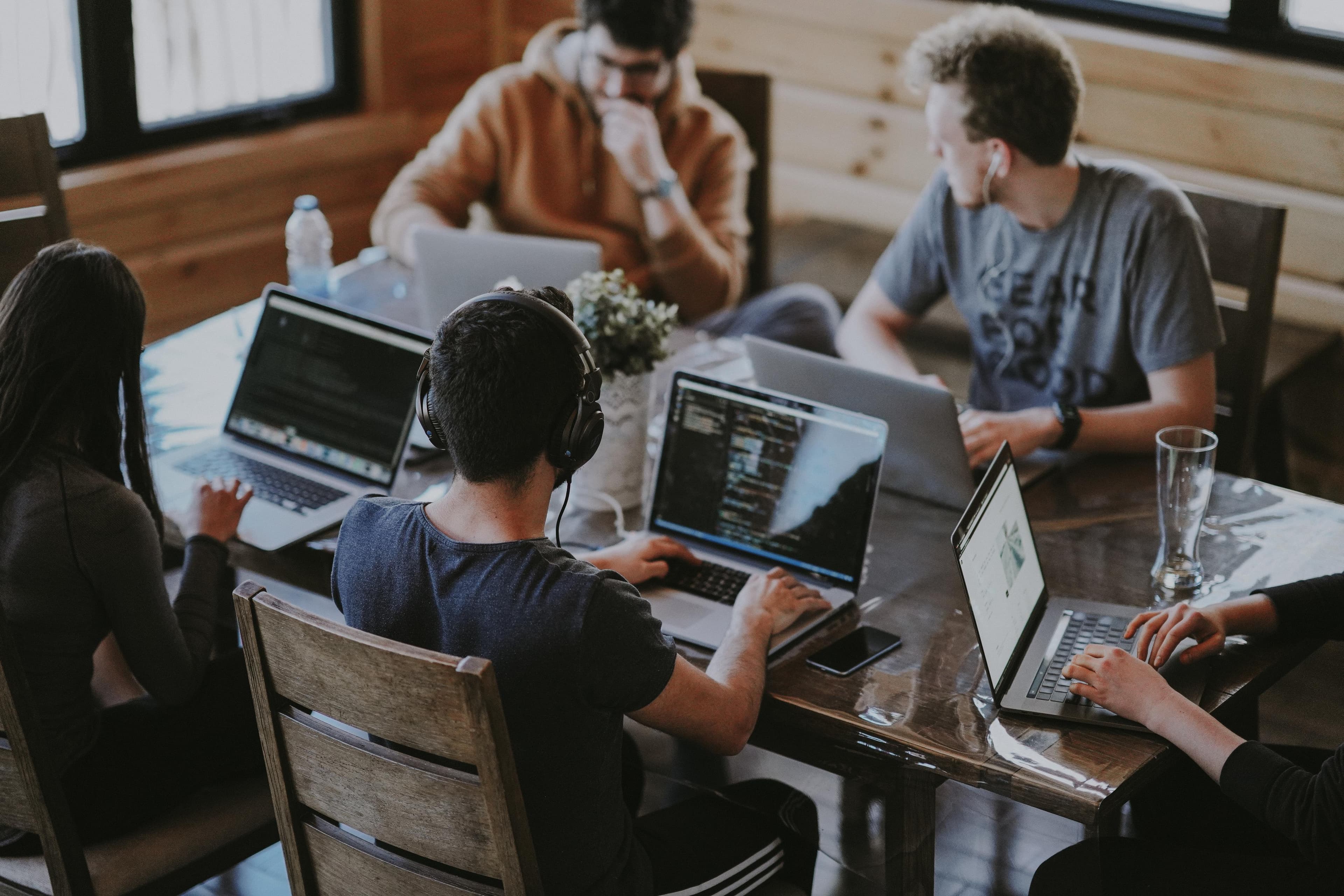 Why should startups hire freelance developers?
